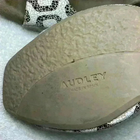 Audley Funky Multicolor Unique Sandal Chunky Block Heel Artsy Women’s Sz 40 - Picture 5 of 9